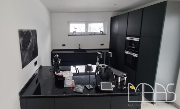 Alfter Granit Arbeitsplatten und Fensterbank Porto Branco Scuro