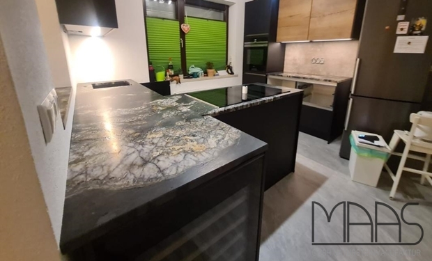 Amberg Granit Arbeitsplatten Black Cosmic