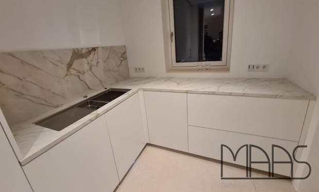 Amberg Marazzi Arbeitsplatten und Seitenwangen Golden White