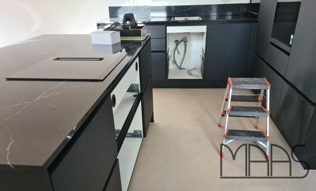Berlin Compac Arbeitsplatten und Rückwände Unique Marquina