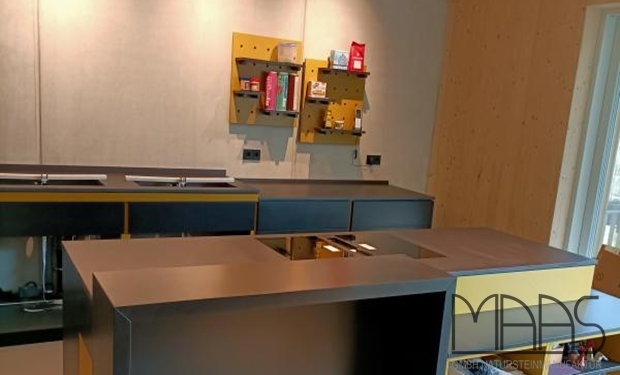 Berlin Dekton Arbeitsplatten und Wischleisten Sirius