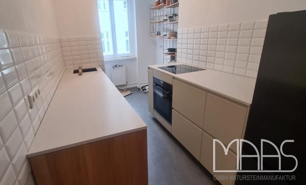 Berlin IKEA Küche mit Caesarstone Arbeitsplatten 4001 Fresh Concrete