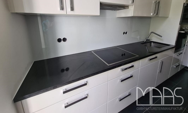 Bonn Granit Arbeitsplatten Assoluto Black Extra