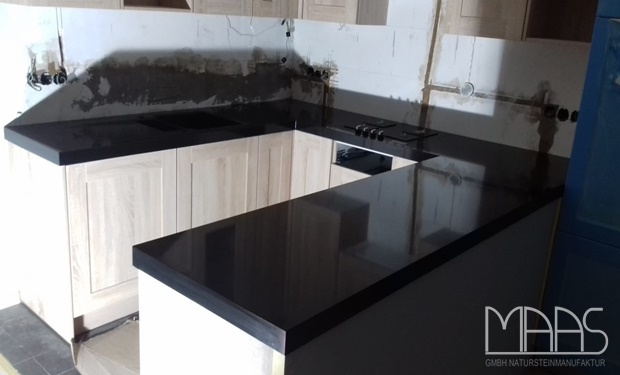 Brüssel Silestone Arbeitsplatten Iconic Black