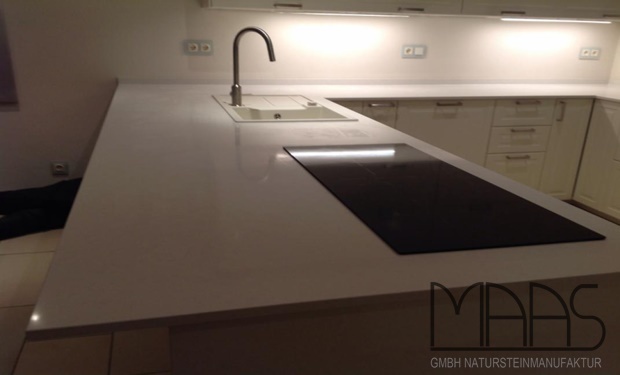 Düsseldorf Caesarstone Arbeitsplatten Royal Snow