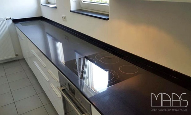 Frankfurt Caesarstone Arbeitsplatte Jet Black 