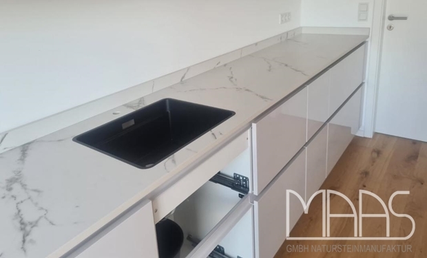 Giesen Dekton Arbeitsplatten und Wischleisten Kairos
