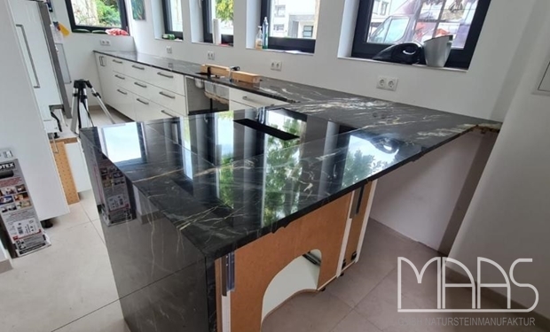 Köln IKEA Küche mit Granit Arbeitsplatten und Rückwände Belvedere