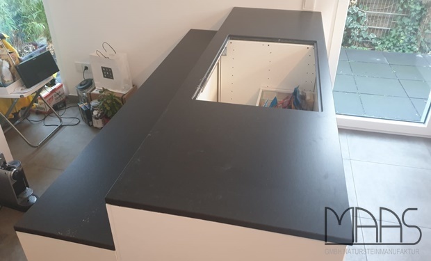 Köln IKEA Küche mit Silestone Arbeitsplatten Negro Tebas