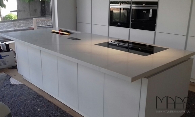 Köln Silestone Arbeitsplatte Eternal Calacatta Gold