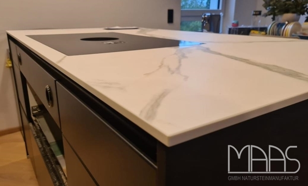 Linz Laminam Arbeitsplatten und Rückwand Calacatta Michelangelo
