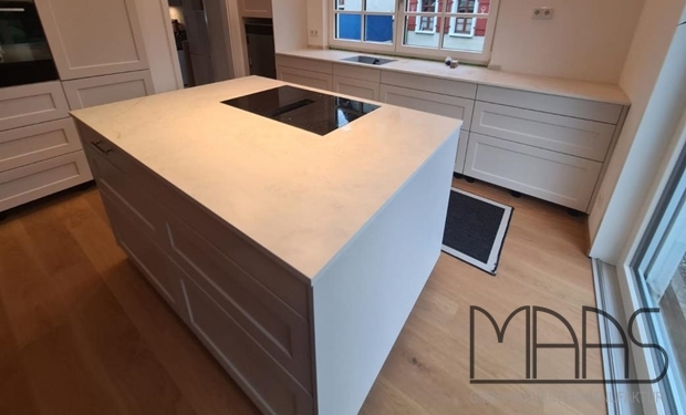 Markdorf Neolith Arbeitsplatten und Wischleisten Everest Sunrise