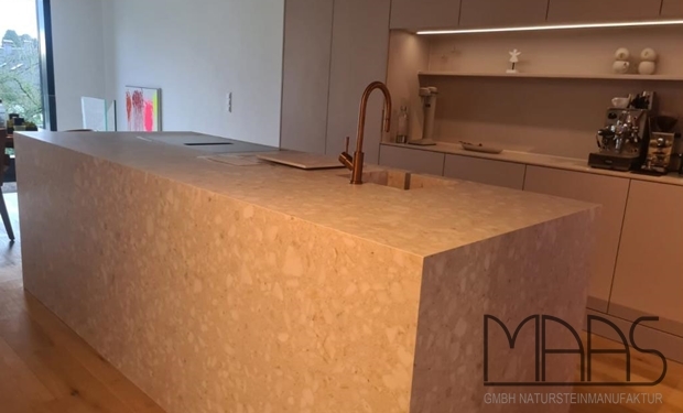 Mettmann Neolith Arbeitsplatte und Seitenwangen Retrostone