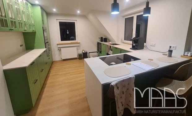 Monschau Caesarstone Arbeitsplatten und Rückwand 4001 Fresh Concrete