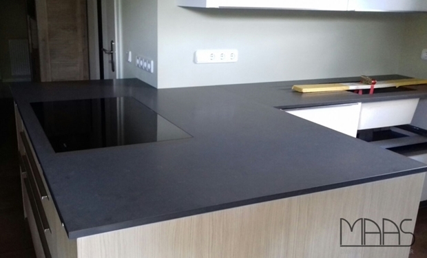 Rostock Caesarstone Arbeitsplatten 4120 Raven