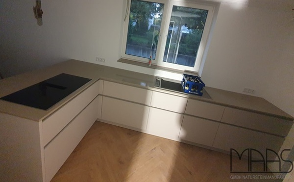 Silestone Arbeitsplatten und Fensterbank 