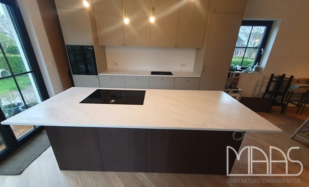 Schleiden IKEA Küche mit Porcelanosa Arbeitsplatten Glem White