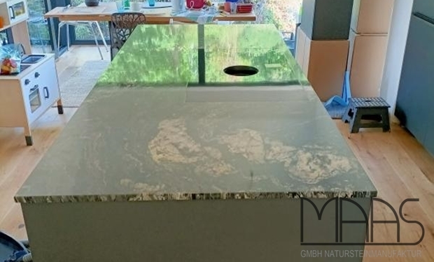 Sinzig Granit Arbeitsplatten Black Cosmic
