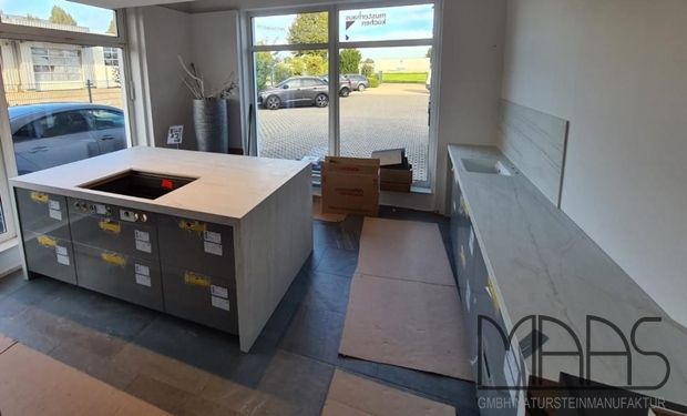 Übach-Palenberg Dekton Arbeitsplatten und Seitenwangen Neural