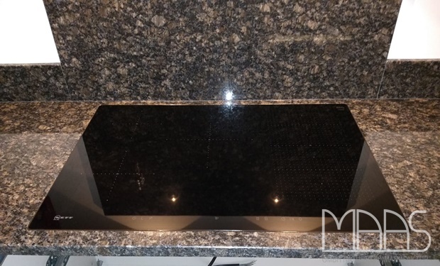 Wesseling Granit Arbeitsplatten und Rückwände Sapphire Brown