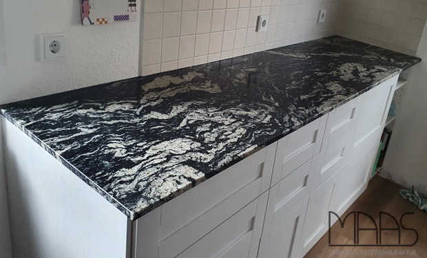 Wettenberg IKEA Küche mit Granit Arbeitsplatten Tempest Black