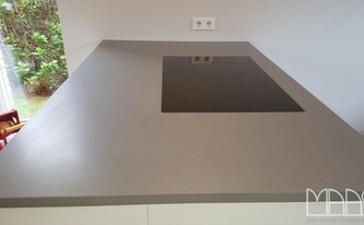 Suede Oberfläche der Silestone Gris Expo Arbeitsplatten