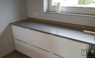 Küchenzeile mit Silestone Gris Expo Arbeitsplatten