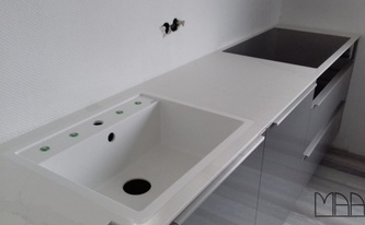 Spüle in der Silestone Arbeitsplatte Eternal Calacatta Gold