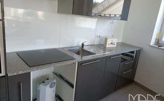Küche in Alfter mit neuen Granit Arbeitsplatten Pedras Salgadas