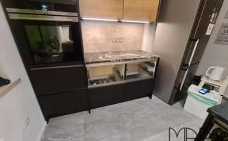 Küchenzeile mit Granit Arbeitsplatte Black Cosmic