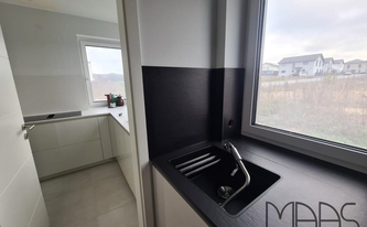 Montage der Dekton Arbeitsplatte und Rückwände Sirius