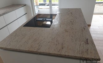 Granit Arbeitsplatten Ivory Brown / Shivakashi in Bad Abbach montiert