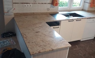 Granit Arbeitsplatten Ivory Brown / Shivakashi in Bad Segeberg montiert