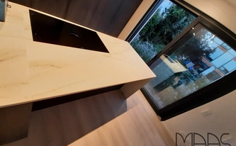 Dekton Arbeitsplatte Rem mit Kochfeld