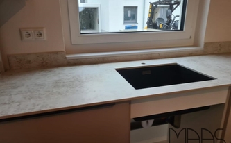 Spüle in der Dekton Arbeitsplatte Nilium