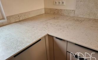 Dekton Arbeitsplatten und Wischleisten Nilium in Bergheim montiert