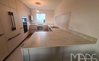 Dekton Arbeitsplatten, Rückwand und Wischleisten Nilium in Bergheim montiert