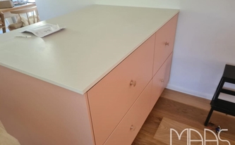 Kücheninsel mit Dekton Arbeitsplatte Aeris