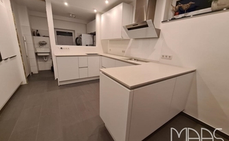 Küche in Bergisch Gladbach mit Silestone Arbeitsplatten Desert Silver
