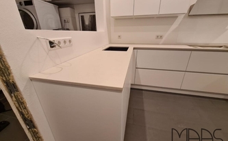 Montage der Silestone Arbeitsplatten Desert Silver in Bergisch Gladbach