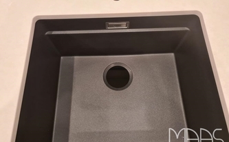 Spüle in der Silestone Arbeitsplatte Desert Silver