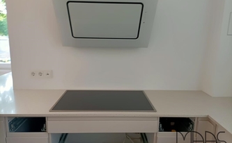Ceranfeld in der Compac Arbeitsplatte Moon
