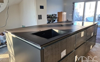 Küche in Berlin mit Dekton Arbeitsplatte Sirius