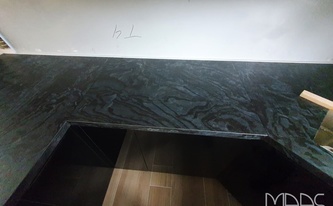 UltrasMatt Oberflächen der Dekton Arbeitsplatten Liquid Embers