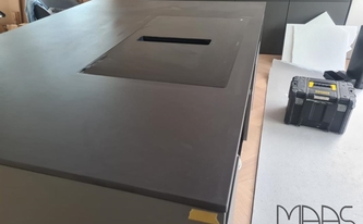Ceranfeld in der Dekton Arbeitsplatte Domoos