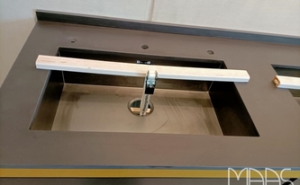 Dekton Arbeitsplatte und Wischleiste Sirius auf der Küchenzeile montiert