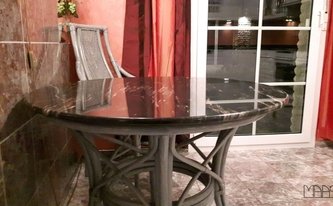 Granit Tischplatte mit runden Kanten