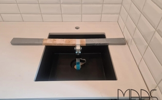 Unterbauspüle in der Caesarstone Arbeitsplatte 4001 Fresh Concrete