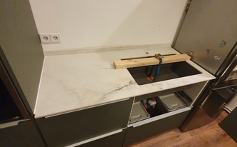 IKEA Küche mit Level Keramik Arbeitsplatten und Wischleisten Quarzo