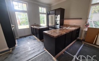 Küche in Berlin mit Marmor Arbeitsplatten Marron Emperador